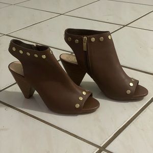 Vince Camuto heels size 7.5